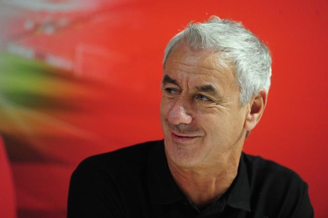 开云体育入口-利物浦官方：伊恩-拉什等4人为利物浦vs切尔西传奇赛教练组成员